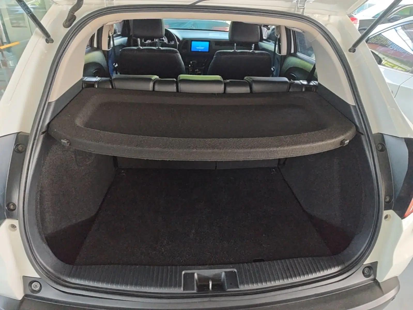 Honda Vezel 2017 1.8L CVT Front-Wheel Drive Pioneer Edition — миниатюра 22