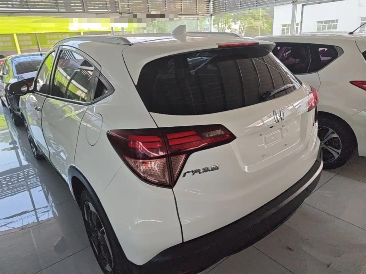 Honda Vezel 2017 1.8L CVT Front-Wheel Drive Pioneer Edition — миниатюра 4