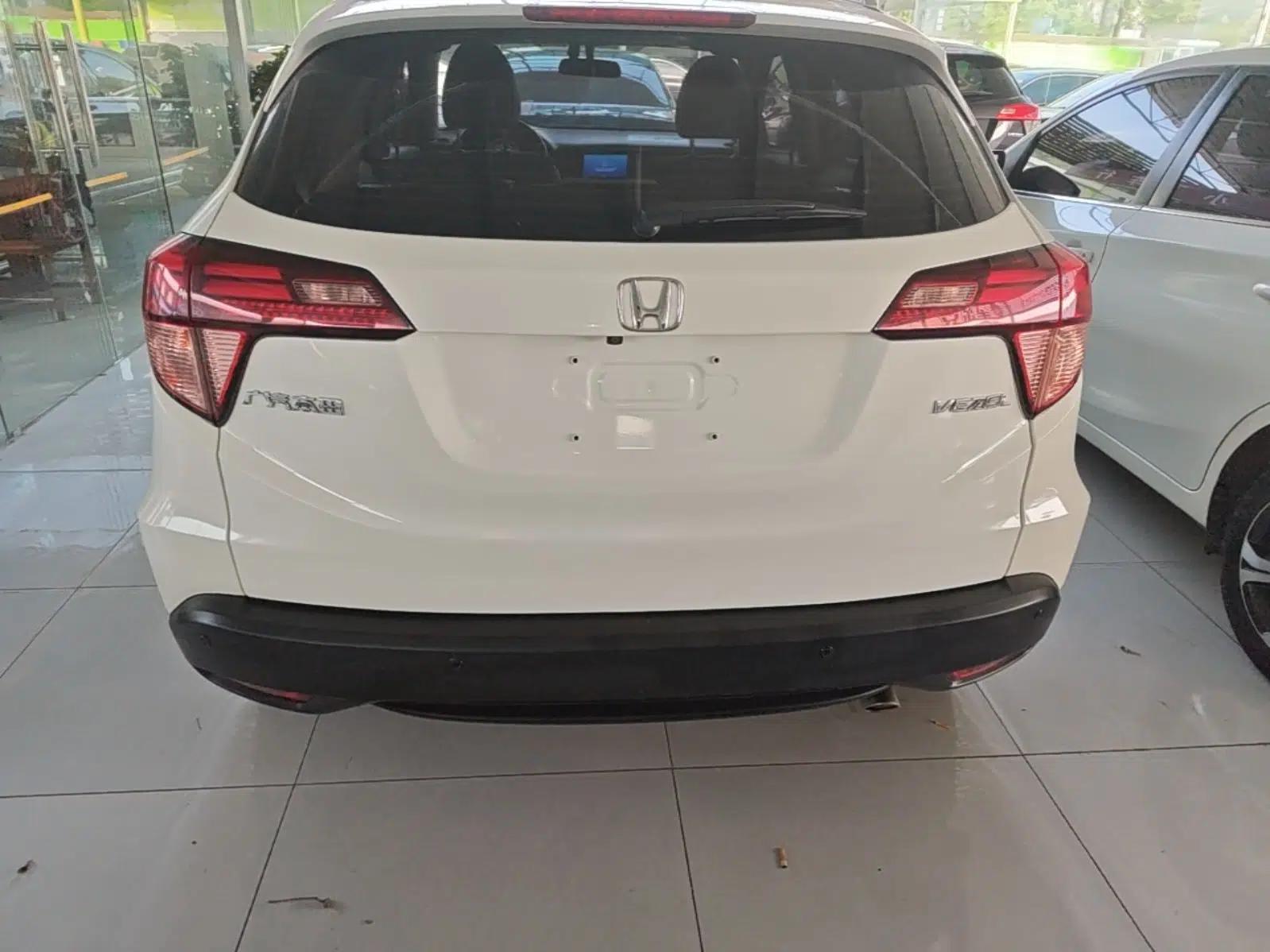 Honda Vezel 2017 1.8L CVT Front-Wheel Drive Pioneer Edition — миниатюра 5