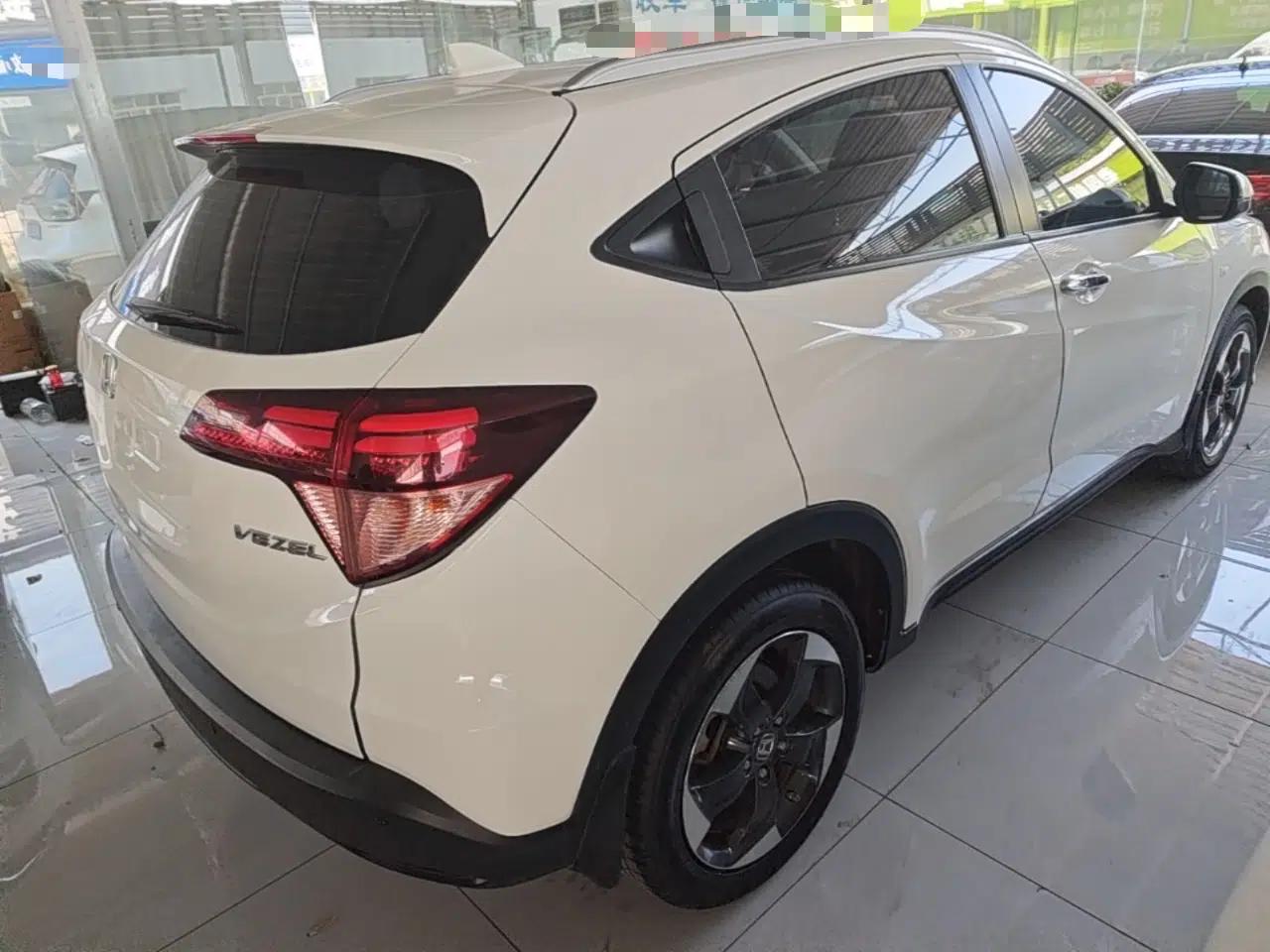 Honda Vezel 2017 1.8L CVT Front-Wheel Drive Pioneer Edition — миниатюра 6