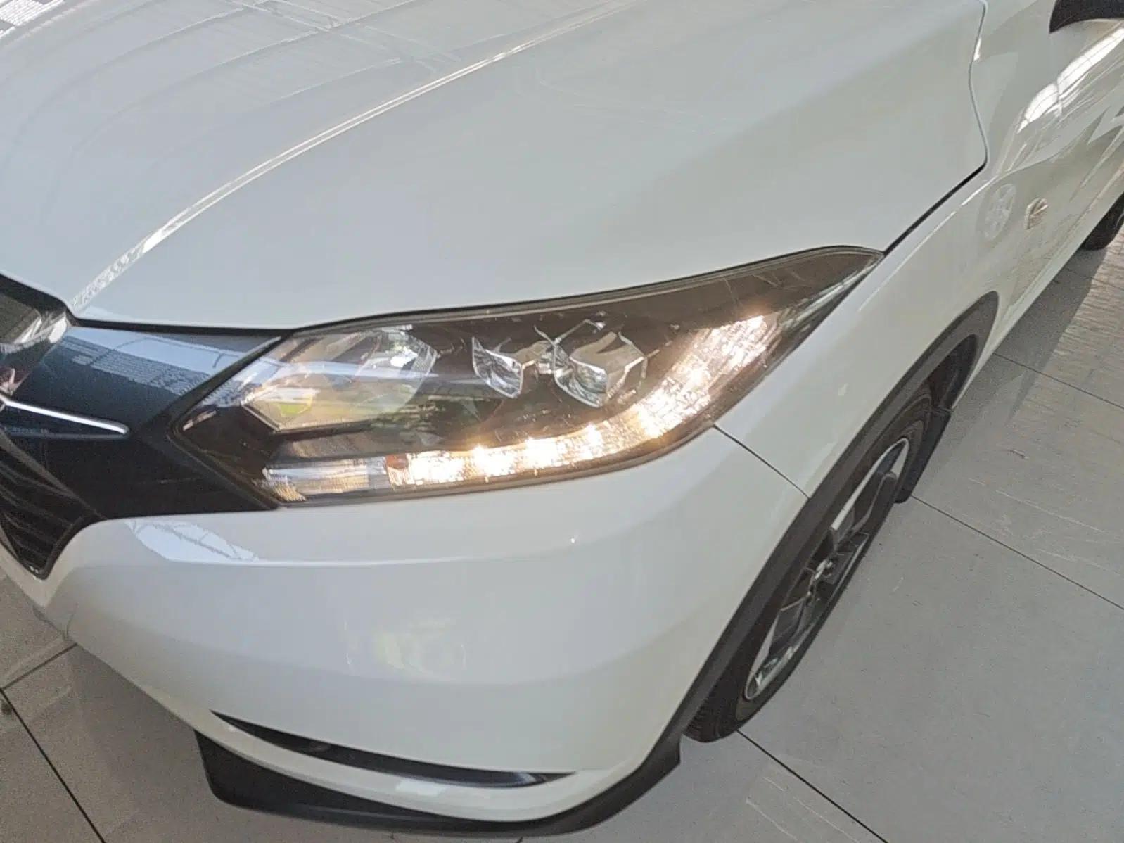 Honda Vezel 2017 1.8L CVT Front-Wheel Drive Pioneer Edition — миниатюра 8