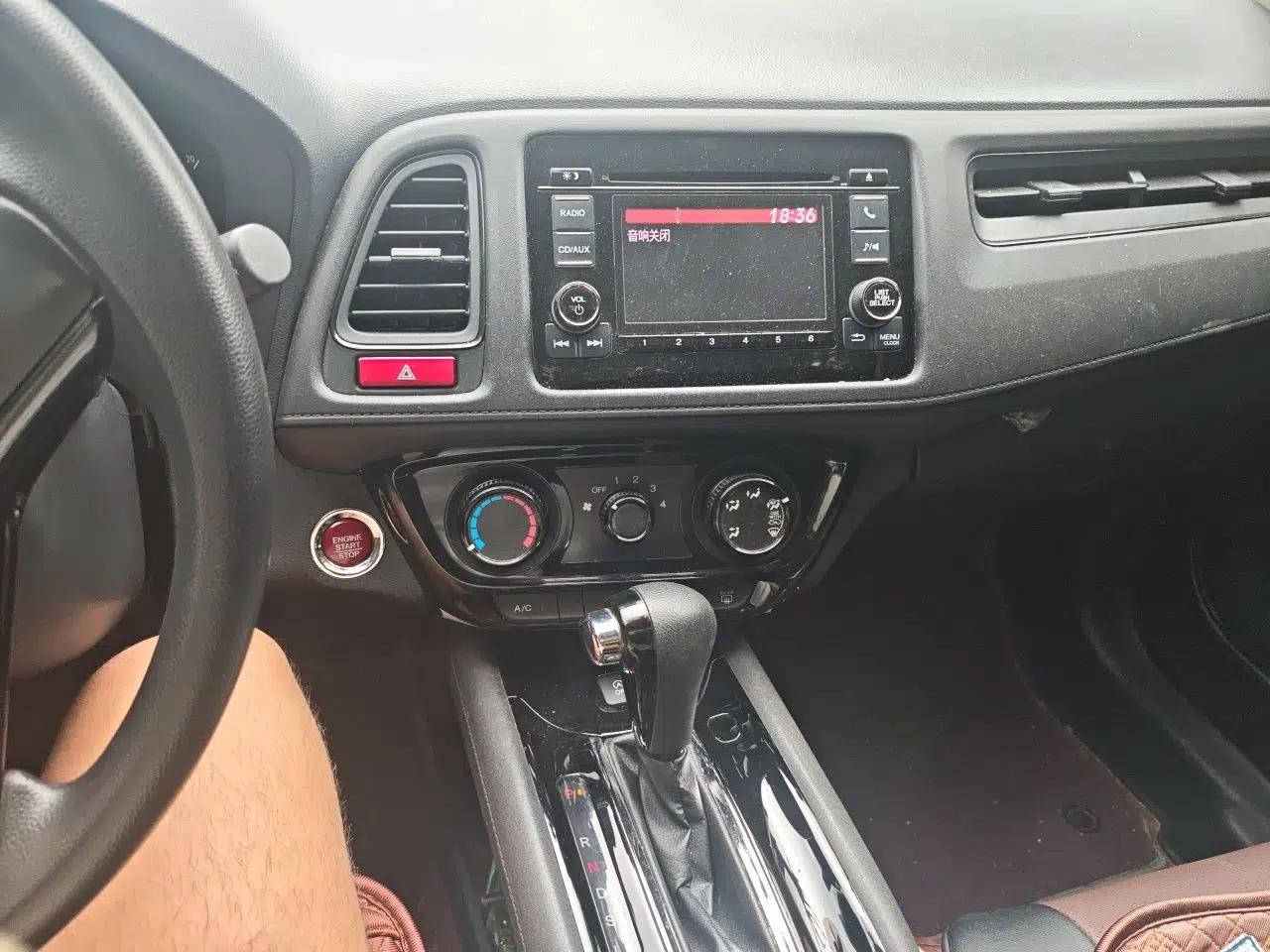 Honda Vezel 2017 1.8L CVT Front-Wheel Drive Pioneer Edition — миниатюра 13