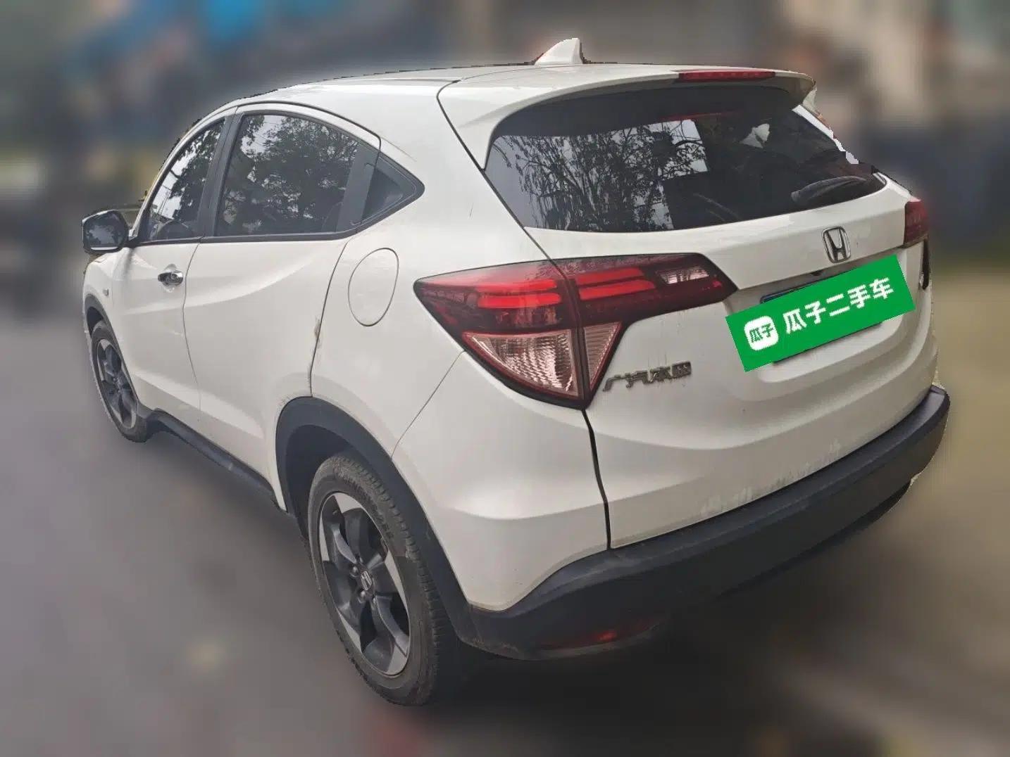 Honda Vezel 2017 1.8L CVT Front-Wheel Drive Pioneer Edition — миниатюра 4
