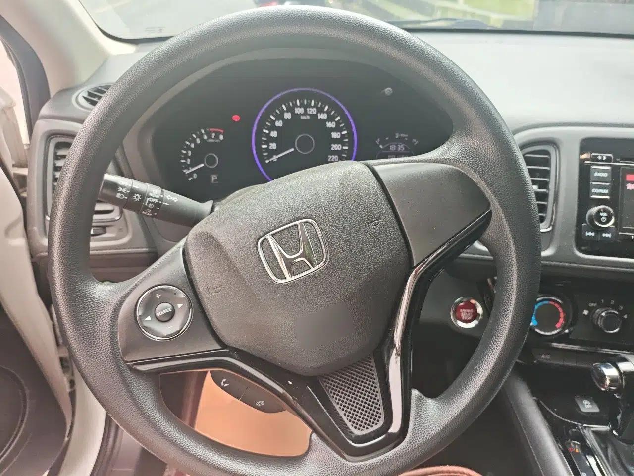 Honda Vezel 2017 1.8L CVT Front-Wheel Drive Pioneer Edition — миниатюра 10