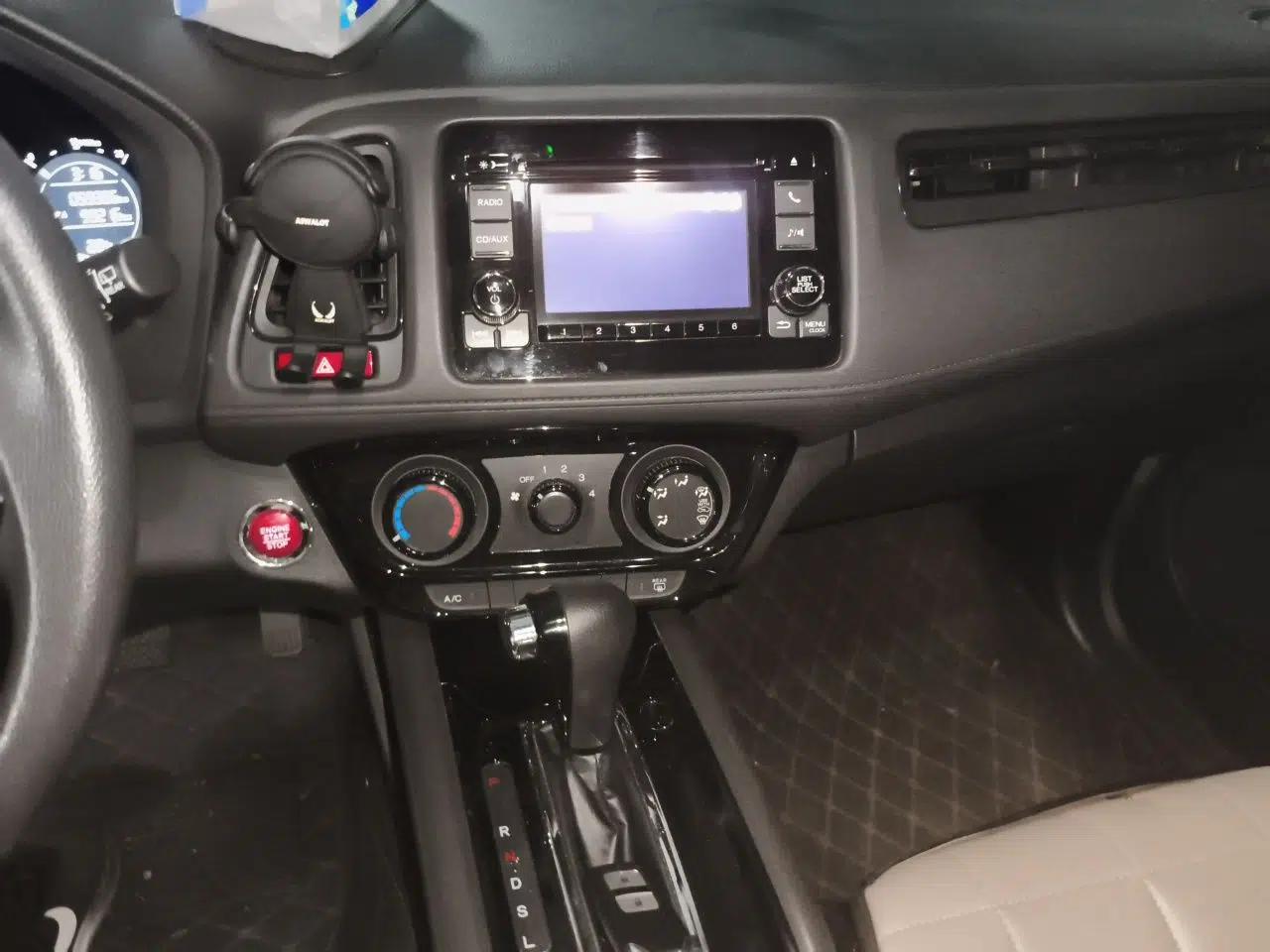Honda Vezel 2016 1.8L CVT Front-Wheel Drive Pioneer Edition — миниатюра 13