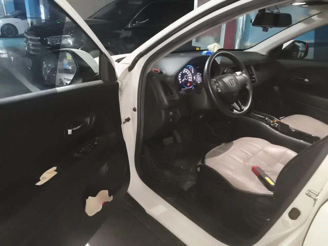 Honda Vezel 2016 1.8L CVT Front-Wheel Drive Pioneer Edition — миниатюра 16