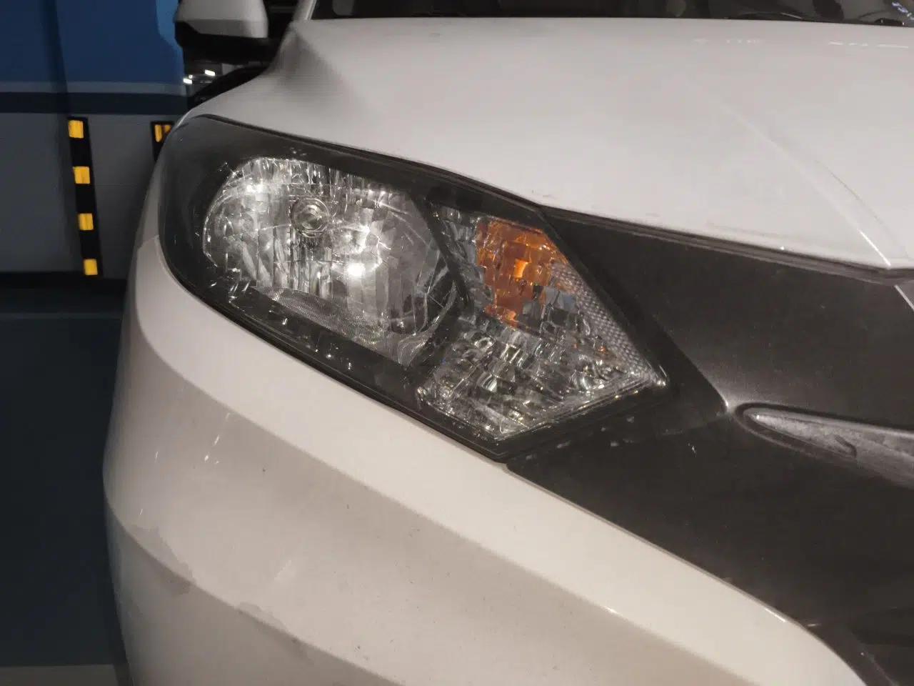 Honda Vezel 2016 1.8L CVT Front-Wheel Drive Pioneer Edition — миниатюра 7