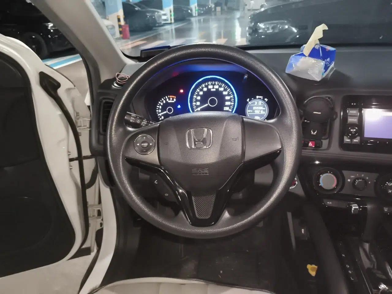 Honda Vezel 2016 1.8L CVT Front-Wheel Drive Pioneer Edition — миниатюра 10