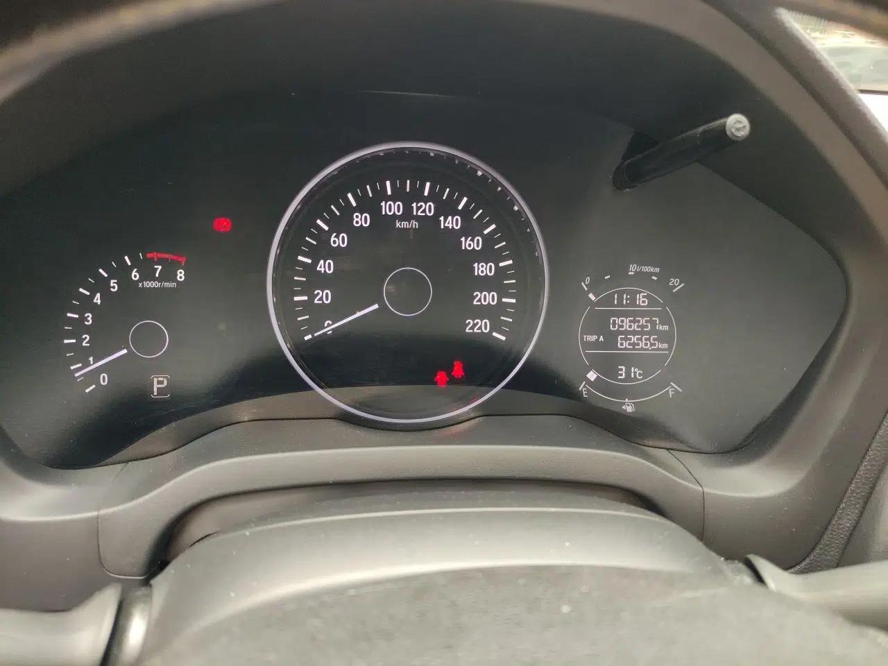 Honda Vezel 2015 1.8L CVT 2WD Elite Model — миниатюра 11