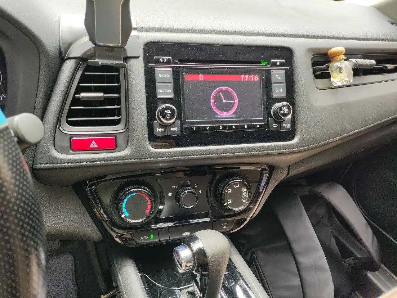 Honda Vezel 2015 1.8L CVT 2WD Elite Model — миниатюра 13