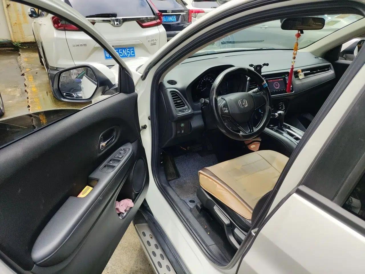 Honda Vezel 2015 1.8L CVT 2WD Elite Model — миниатюра 16