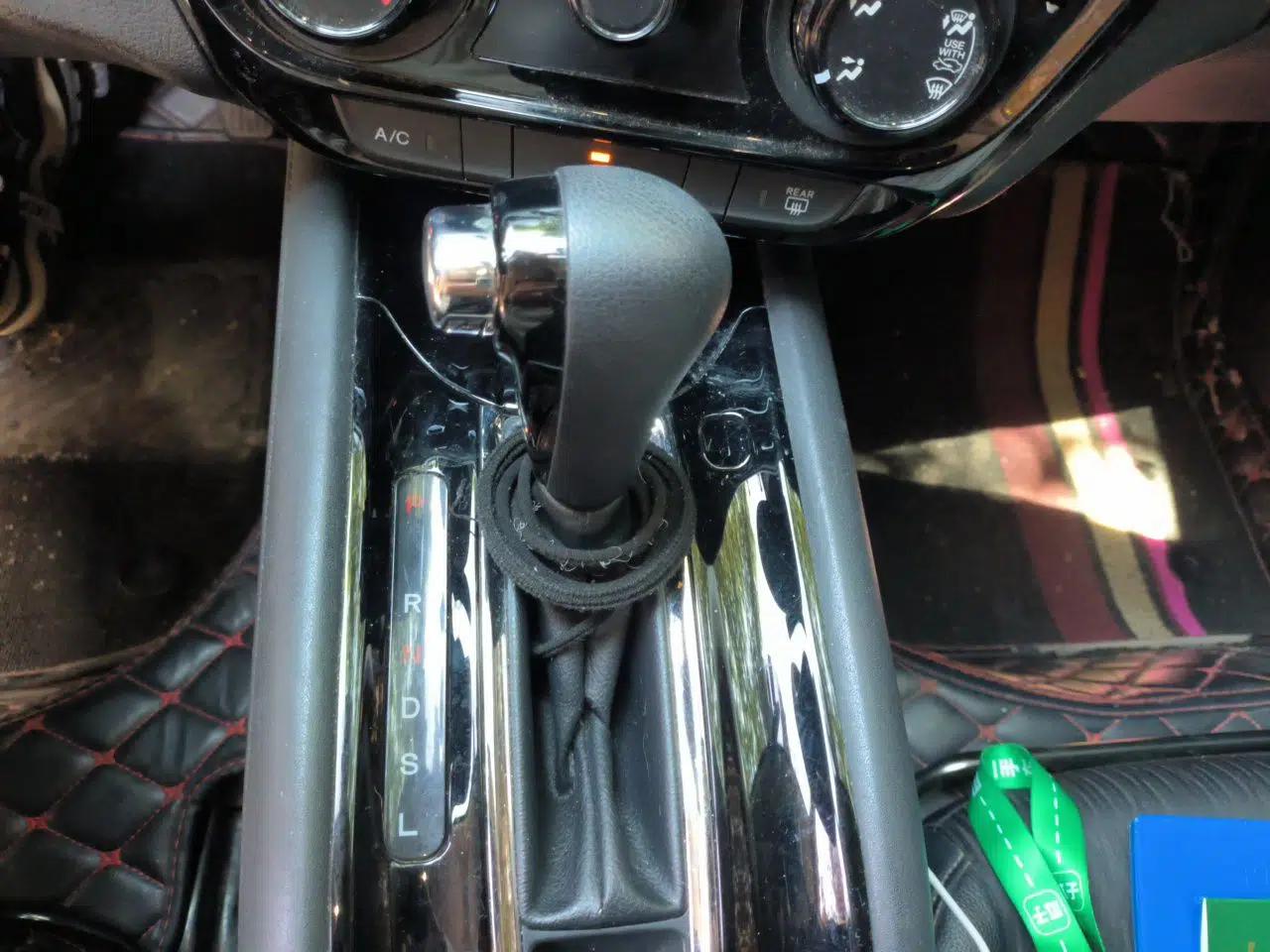 Honda Vezel 2020 1.5L CVT Luxury Edition — миниатюра 14