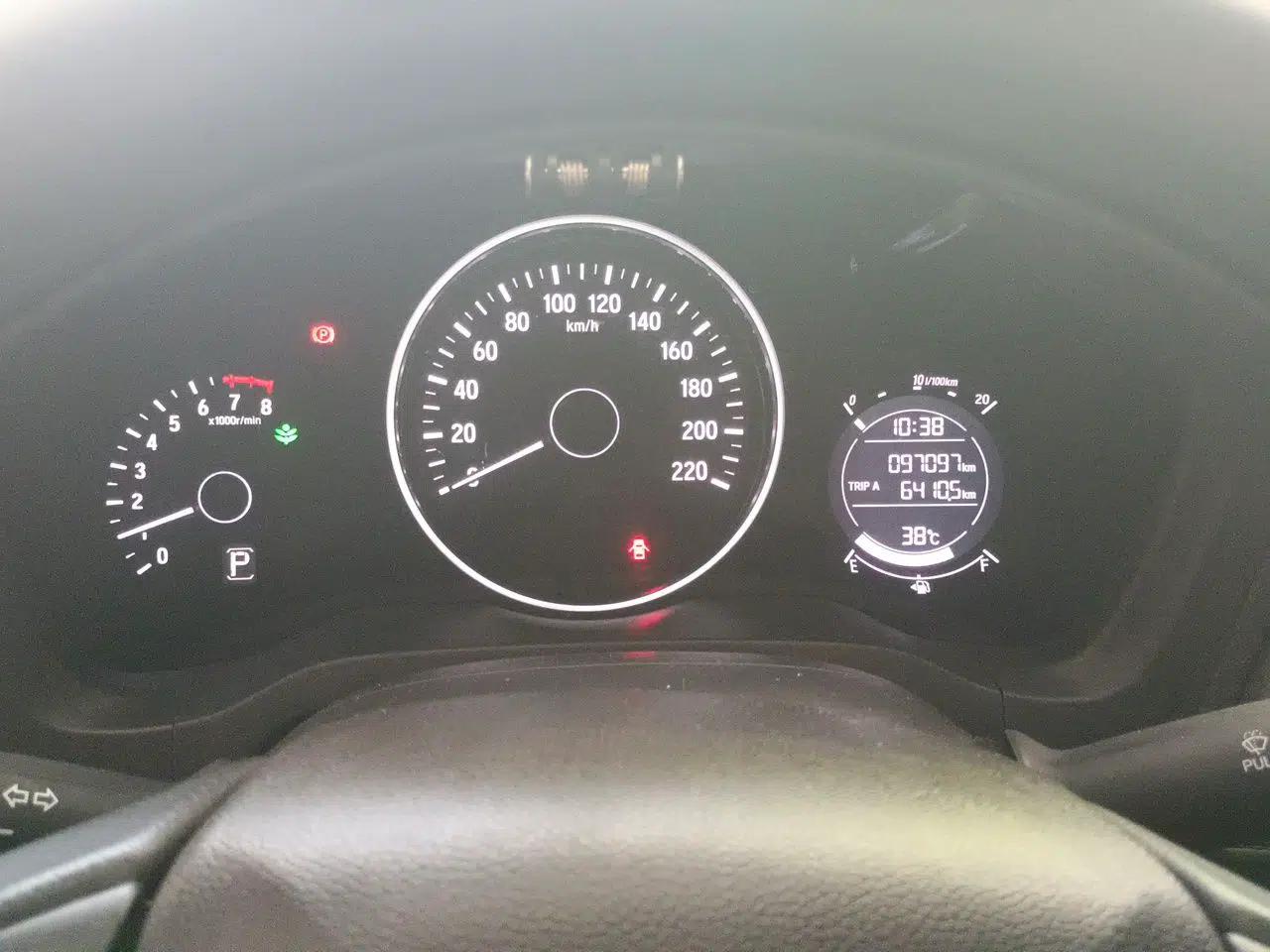 Honda Vezel 2018 1.5L CVT 2WD Technology Elite Model — миниатюра 11