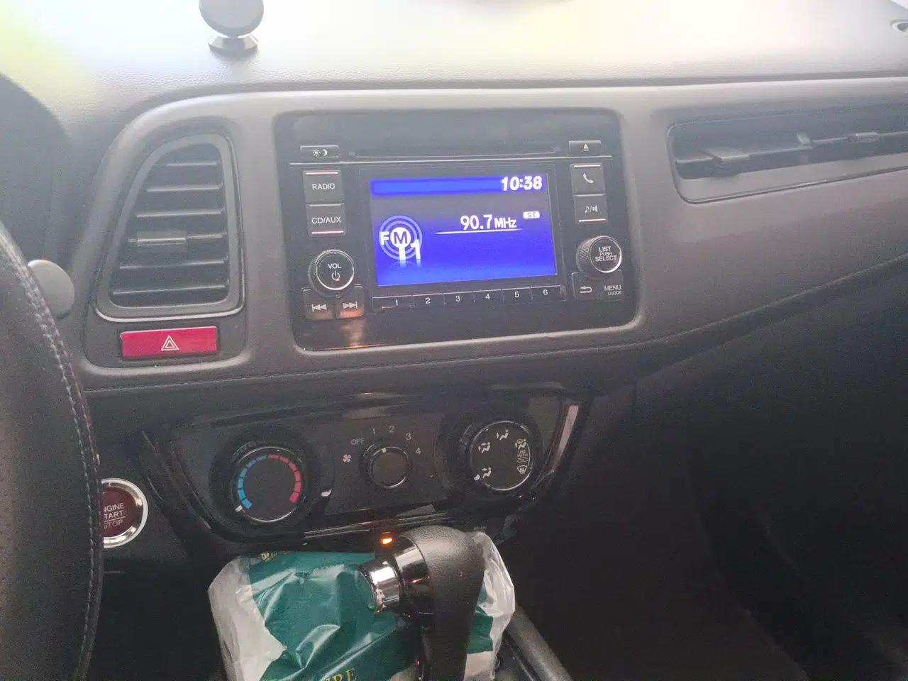 Honda Vezel 2018 1.5L CVT 2WD Technology Elite Model — миниатюра 13