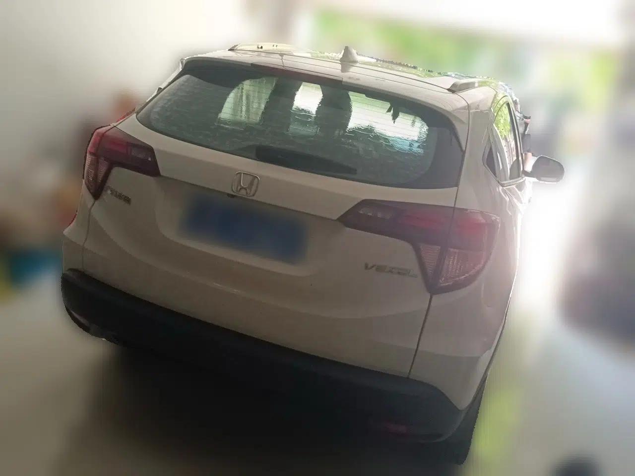 Honda Vezel 2018 1.5L CVT 2WD Technology Elite Model — миниатюра 6