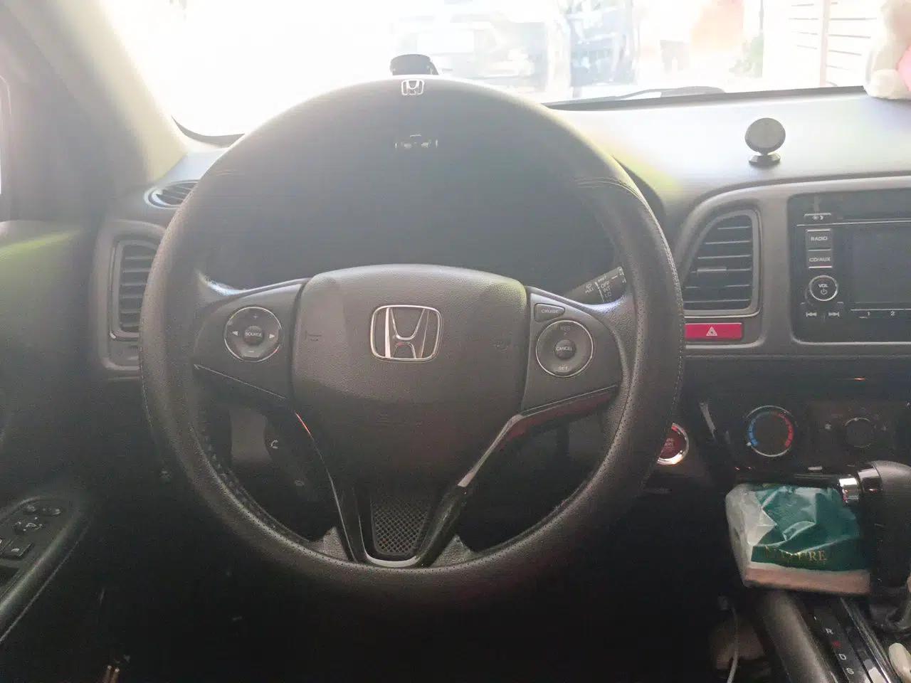 Honda Vezel 2018 1.5L CVT 2WD Technology Elite Model — миниатюра 10
