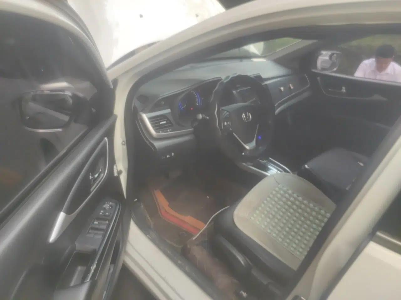 Honda Crider 2016 1.8L CVT Luxury Edition — миниатюра 16
