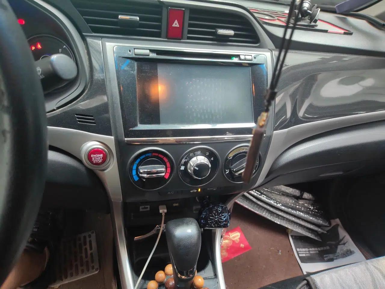 Honda Crider 2015 1.8L automatic luxury edition — миниатюра 13