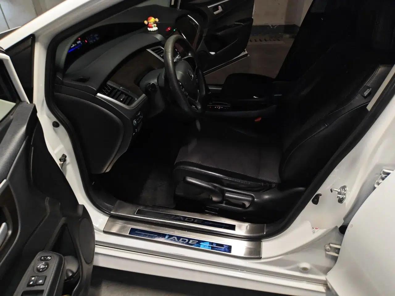 Honda Jade 2014 1.8L Automatic Comfort Elite Version 5 Seats — миниатюра 16