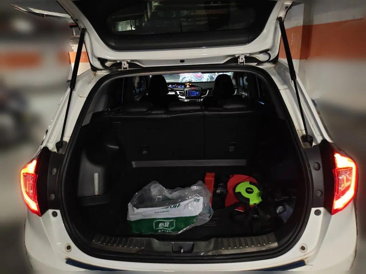 Honda Jade 2014 1.8L Automatic Comfort Elite Version 5 Seats — миниатюра 19