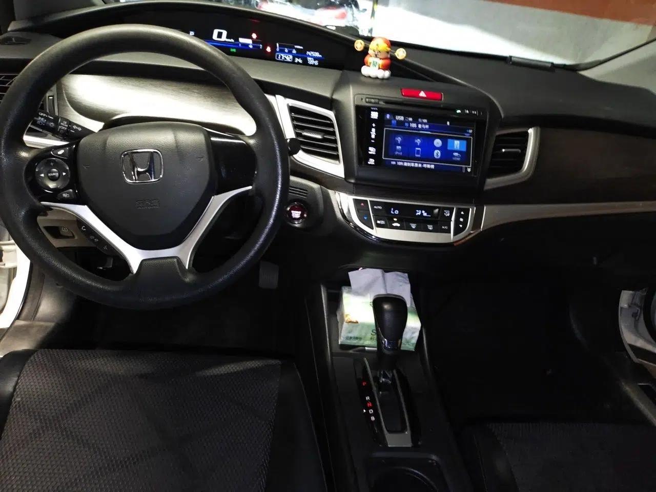 Honda Jade 2014 1.8L Automatic Comfort Elite Version 5 Seats — миниатюра 9