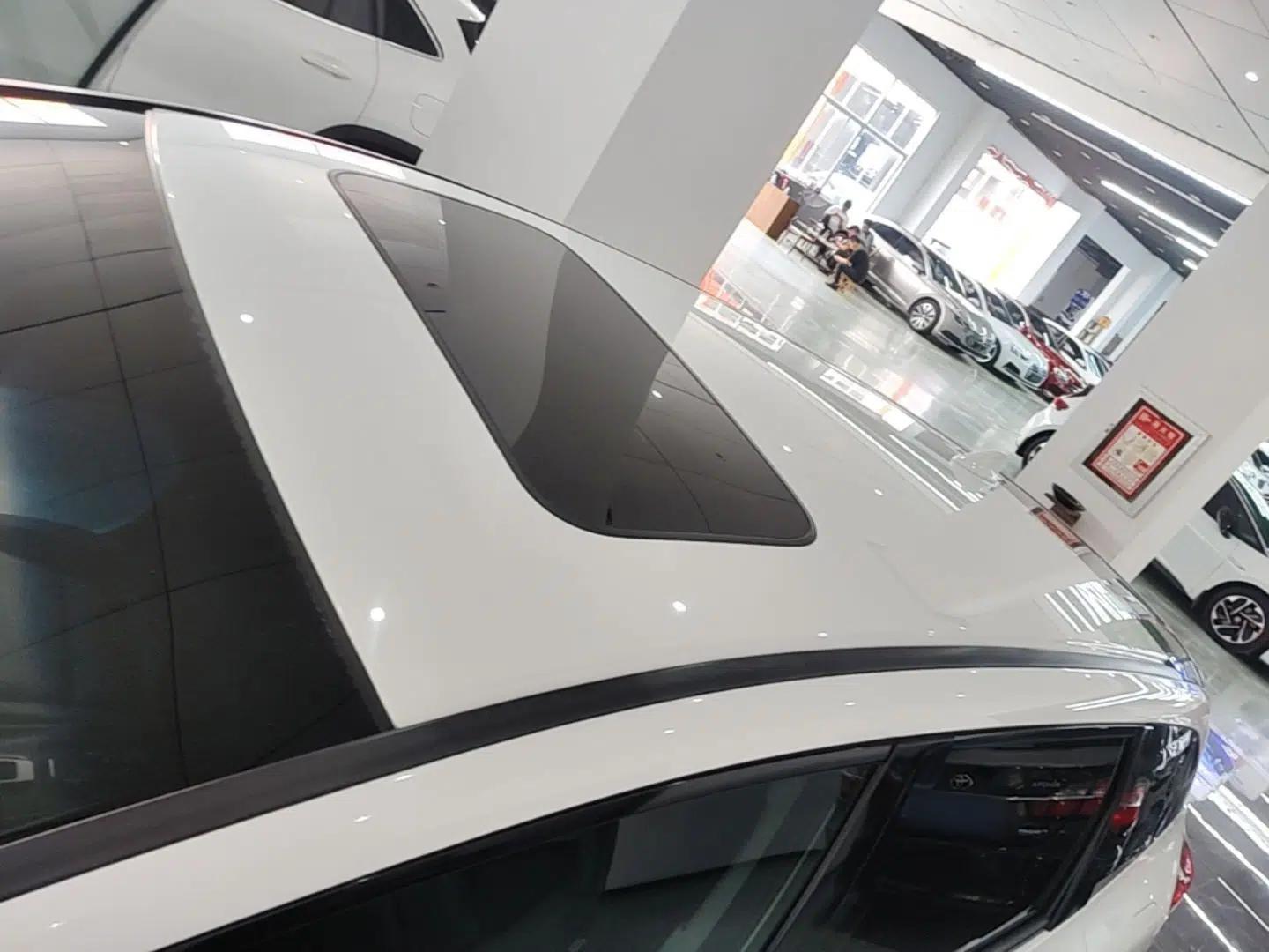 Honda Jade 2014 1.8L CVT Luxury Prestige Edition 5 Seats — миниатюра 7