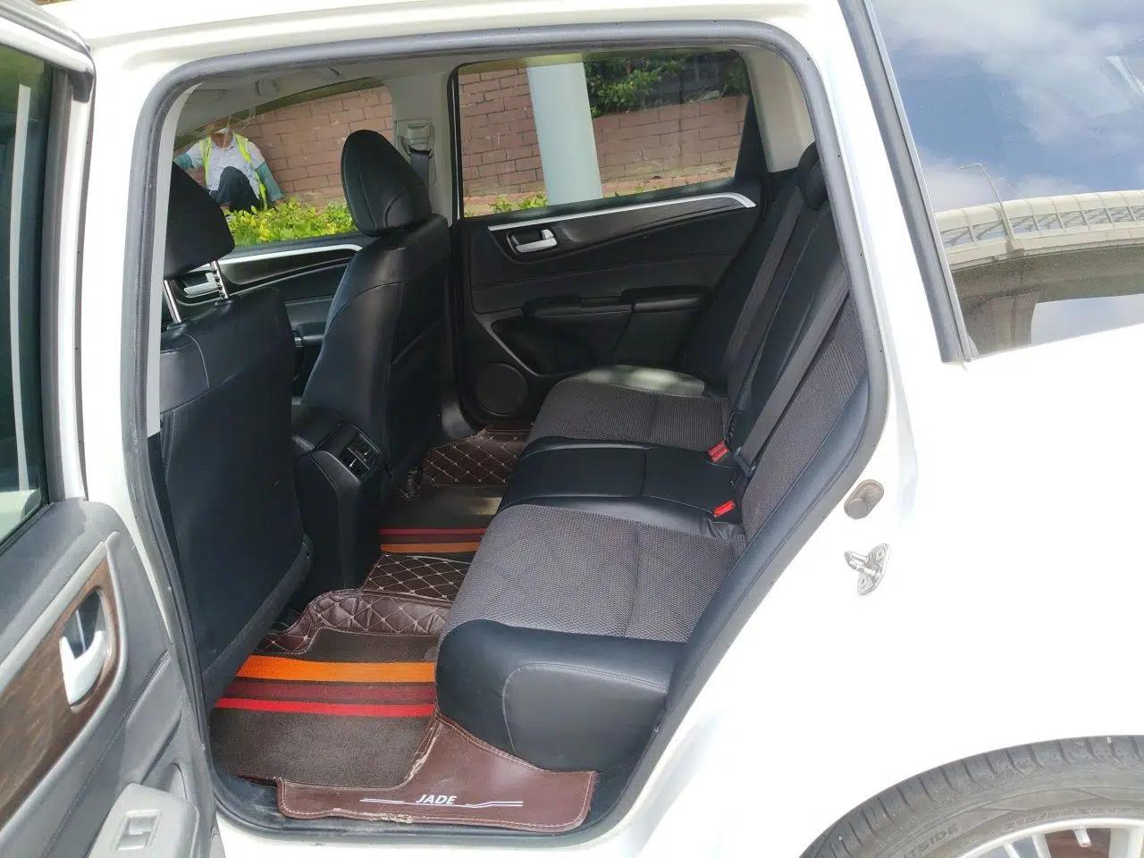 Honda Jade 2014 1.8L Automatic Comfort Elite Version 5 Seats — миниатюра 17