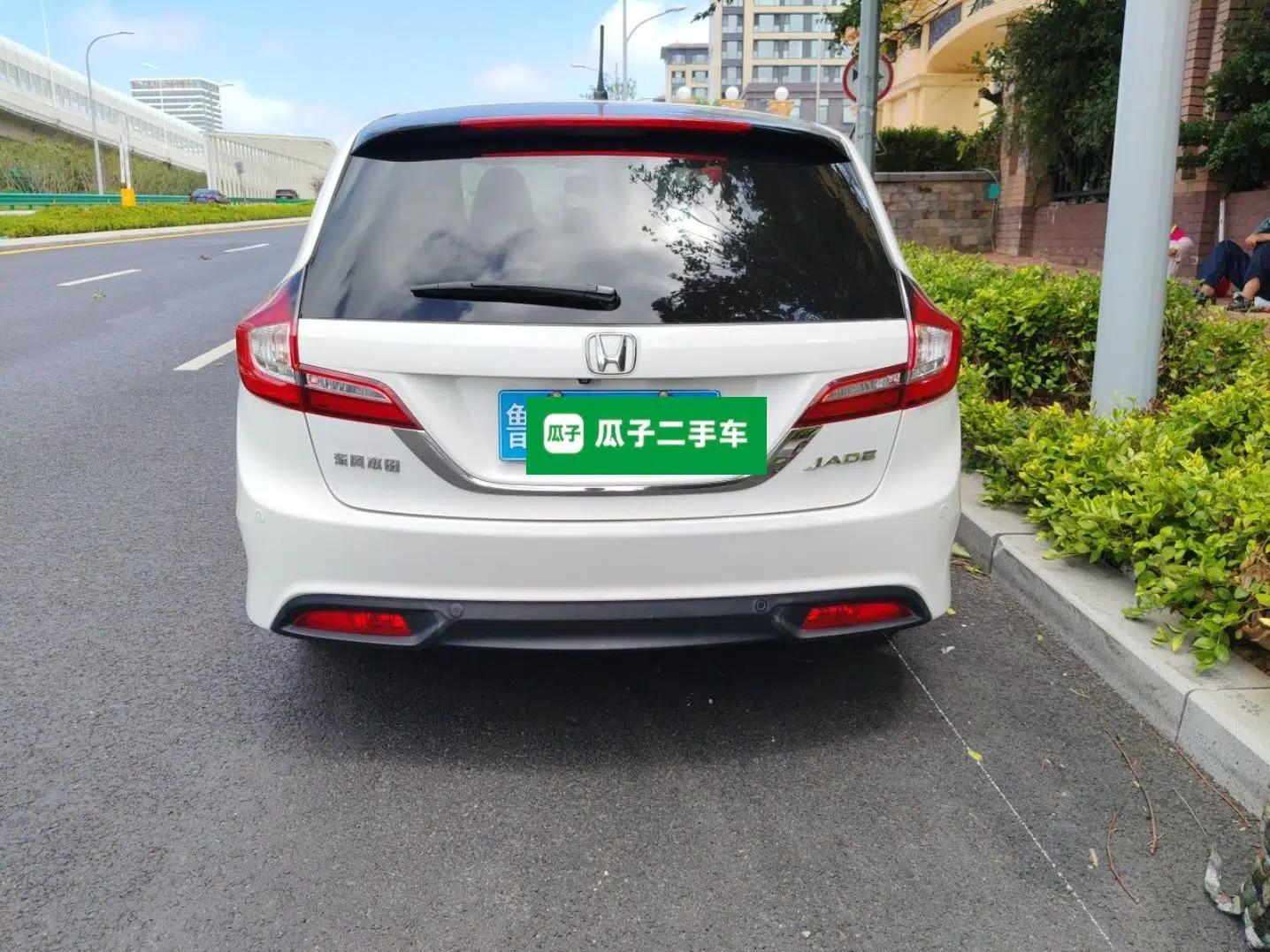 Honda Jade 2014 1.8L Automatic Comfort Elite Version 5 Seats — миниатюра 5