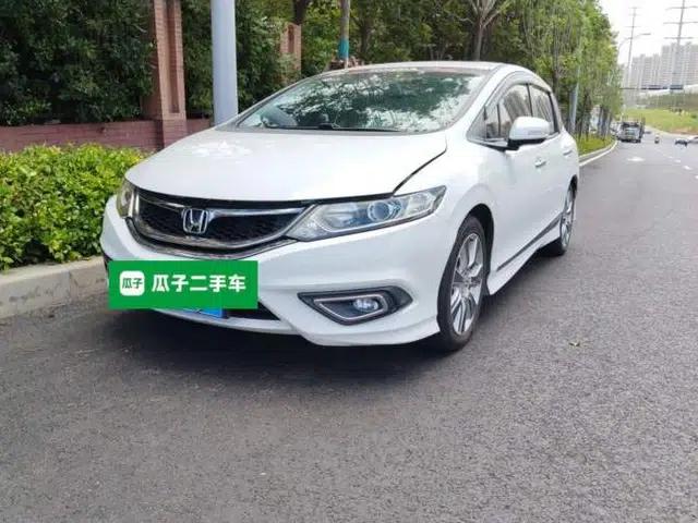 Honda Jade 2014 1.8L Automatic Comfort Elite Version 5 Seats
