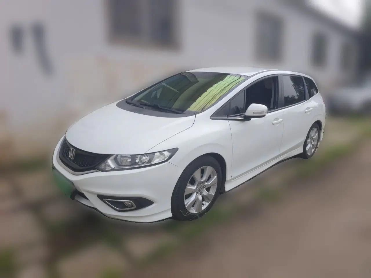 Honda Jade 2014 1.8L Automatic Comfort Elite Version 5 Seats — миниатюра 1