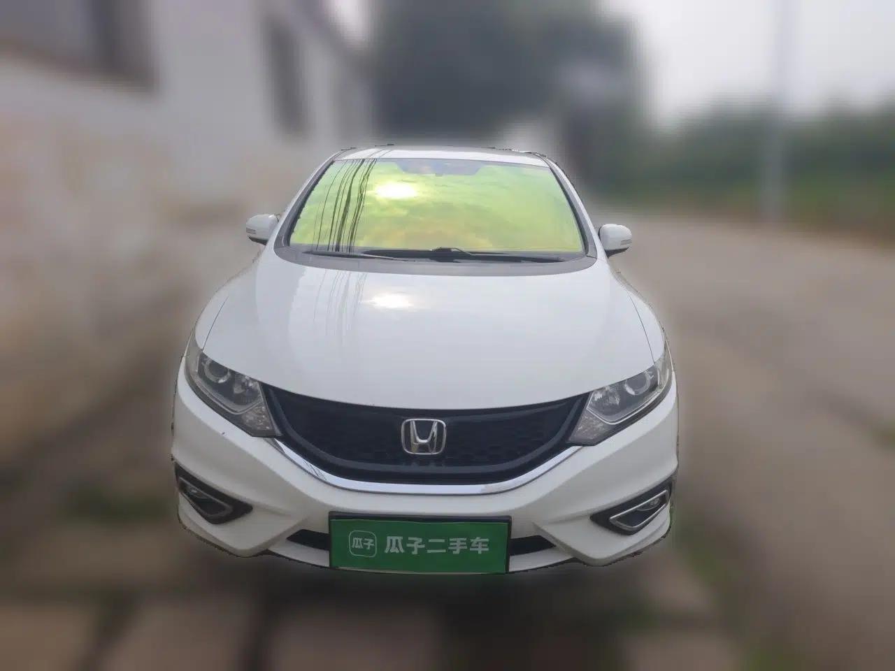 Honda Jade 2014 1.8L Automatic Comfort Elite Version 5 Seats — миниатюра 2