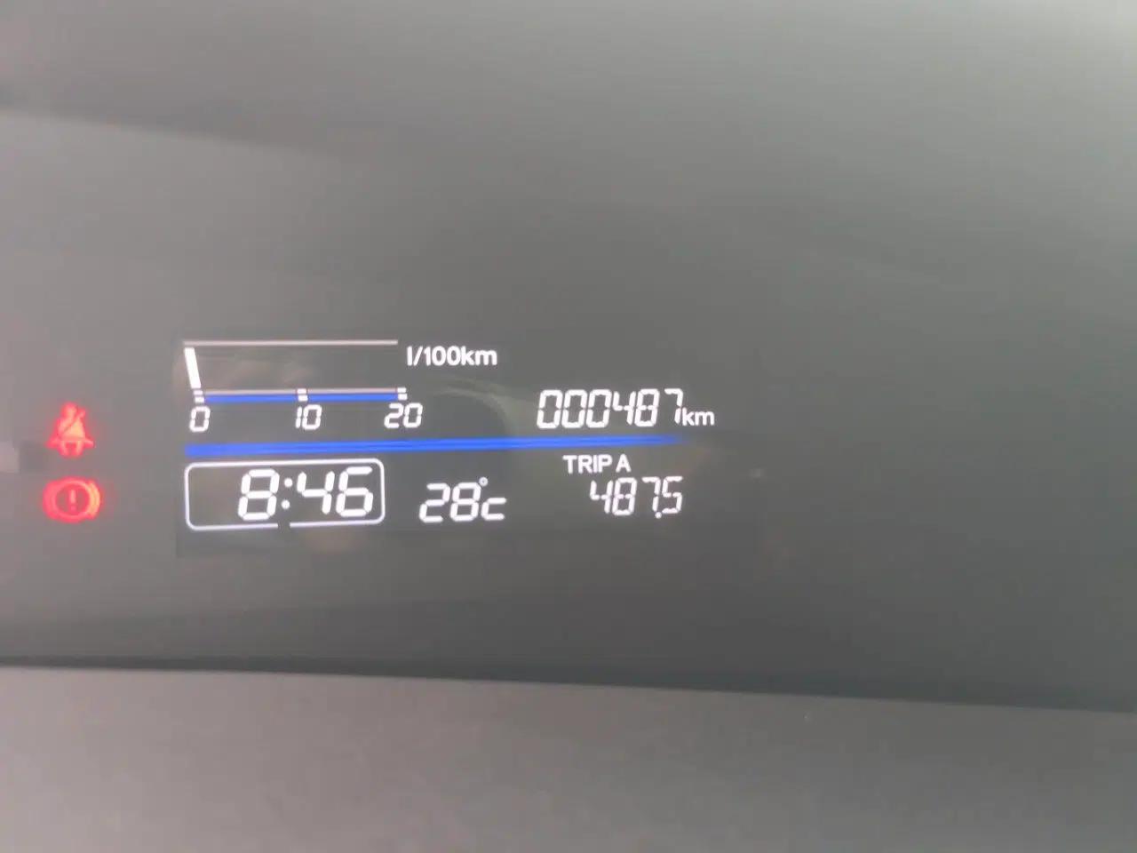 Honda Jade 2014 1.8L Automatic Comfort Elite Version 5 Seats — миниатюра 12