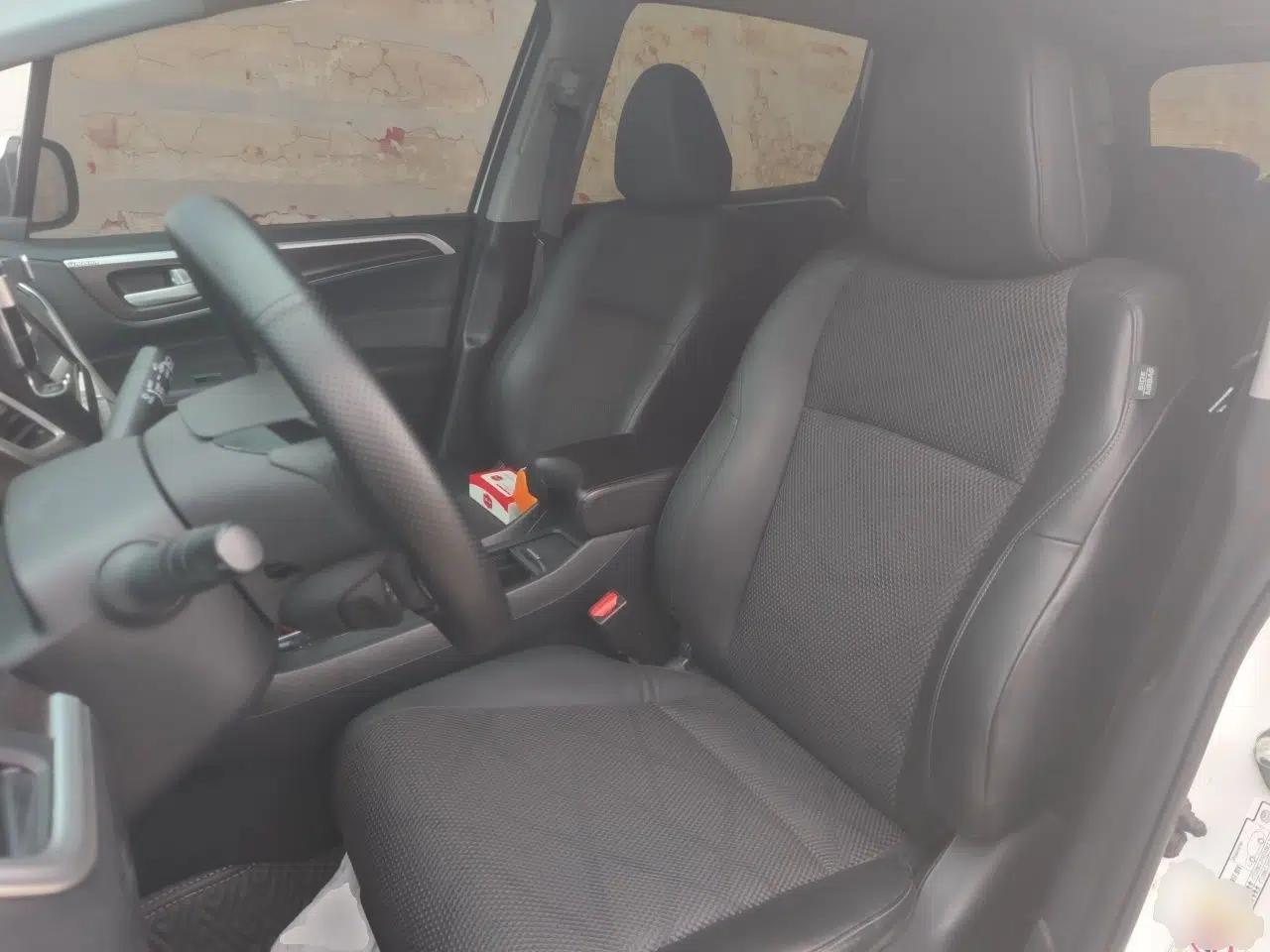 Honda Jade 2014 1.8L Automatic Comfort Elite Version 5 Seats — миниатюра 15
