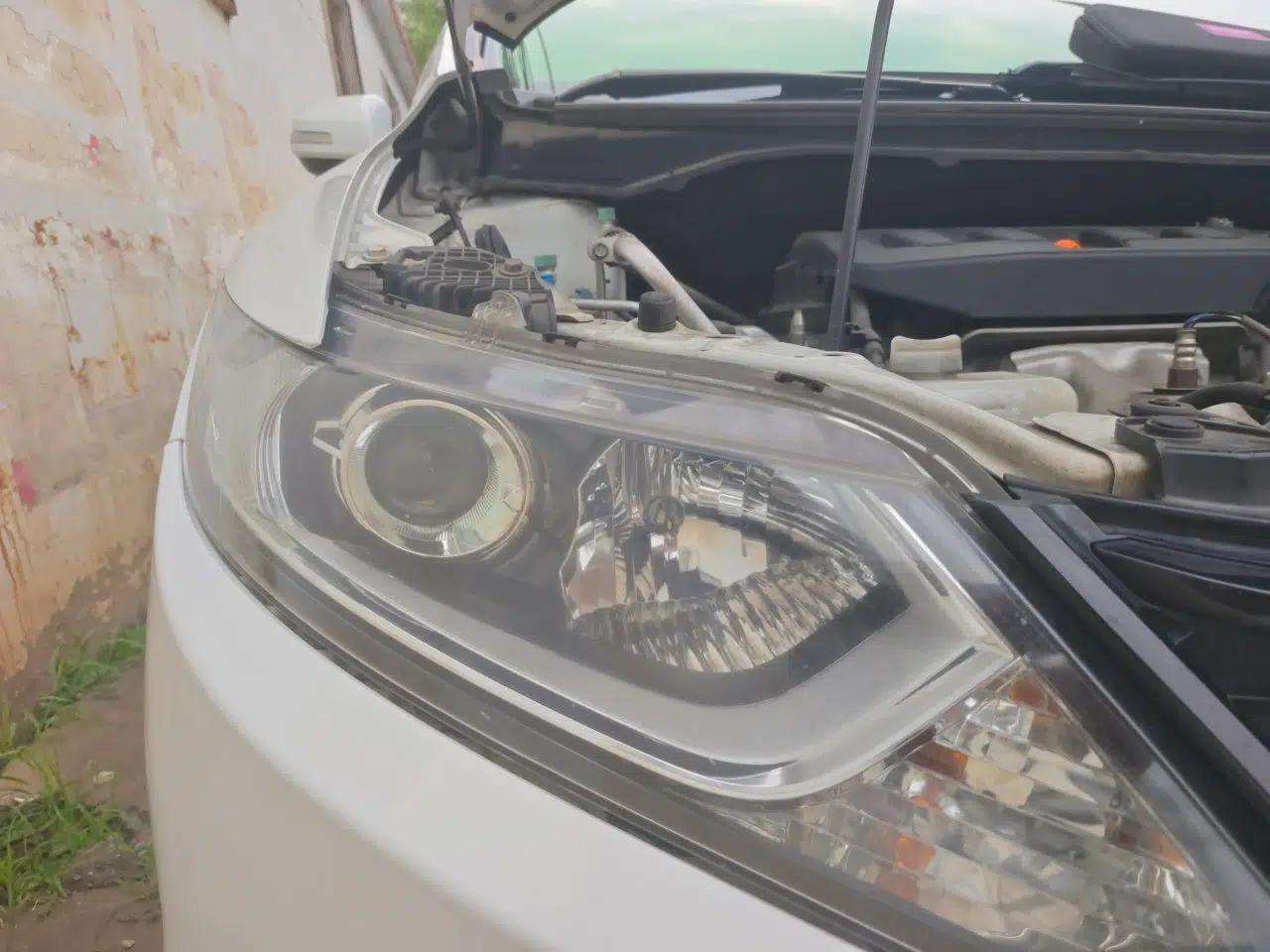 Honda Jade 2014 1.8L Automatic Comfort Elite Version 5 Seats — миниатюра 7