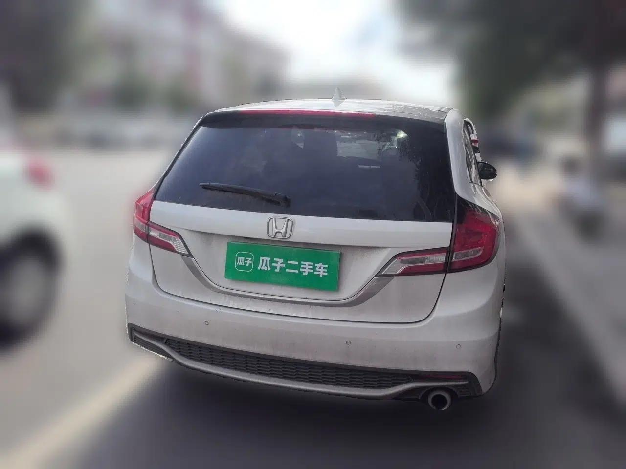 Honda Jade 2017 1.8L automatic Comfort version 5 seats — миниатюра 5