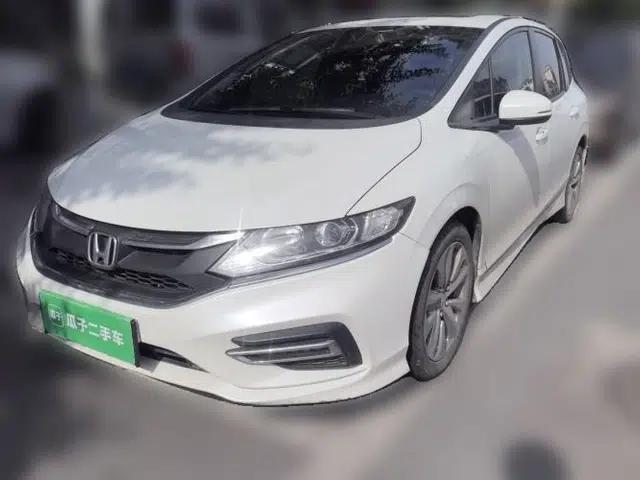 Honda Jade 2017 1.8L automatic Comfort version 5 seats