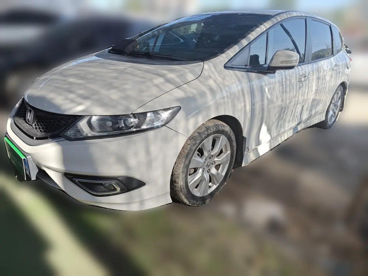 Honda Jade 2016 1.8L Automatic Comfort Elite Version 5 Seats — миниатюра 1