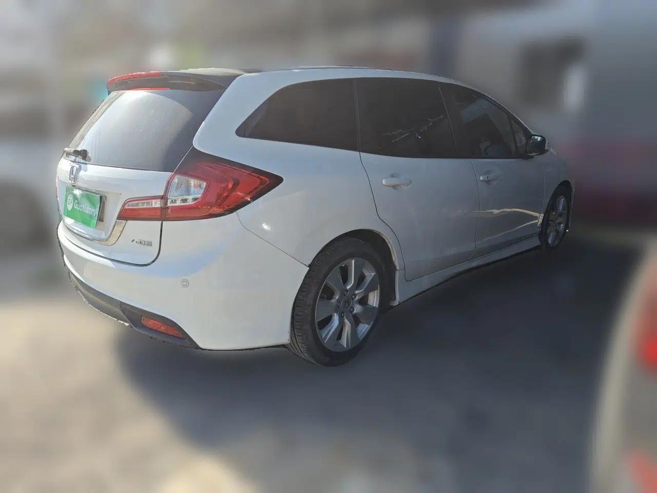 Honda Jade 2016 1.8L Automatic Comfort Elite Version 5 Seats — миниатюра 6