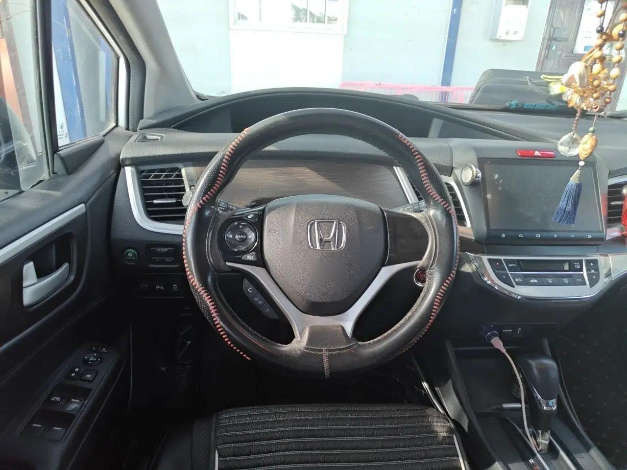 Honda Jade 2016 1.8L Automatic Comfort Elite Version 5 Seats — миниатюра 10