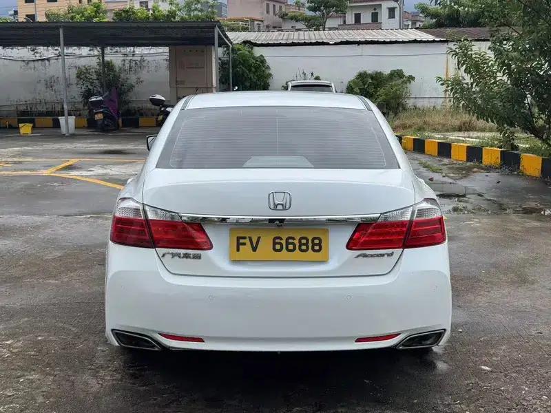 2014 Honda Accord 2.0L EX Luxury Edition — миниатюра 5
