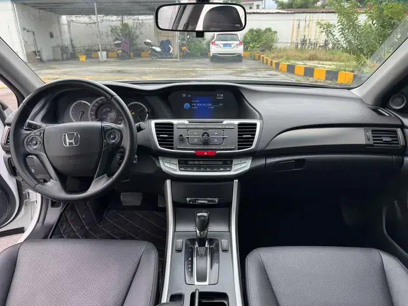 2014 Honda Accord 2.0L EX Luxury Edition — миниатюра 7