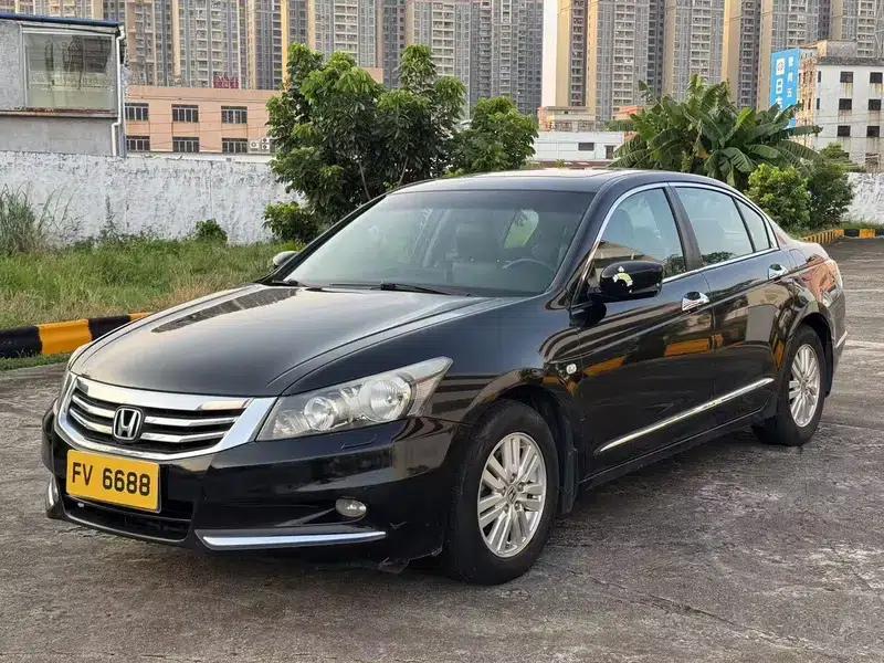 2013 Honda Accord 2.0L SE — миниатюра 1
