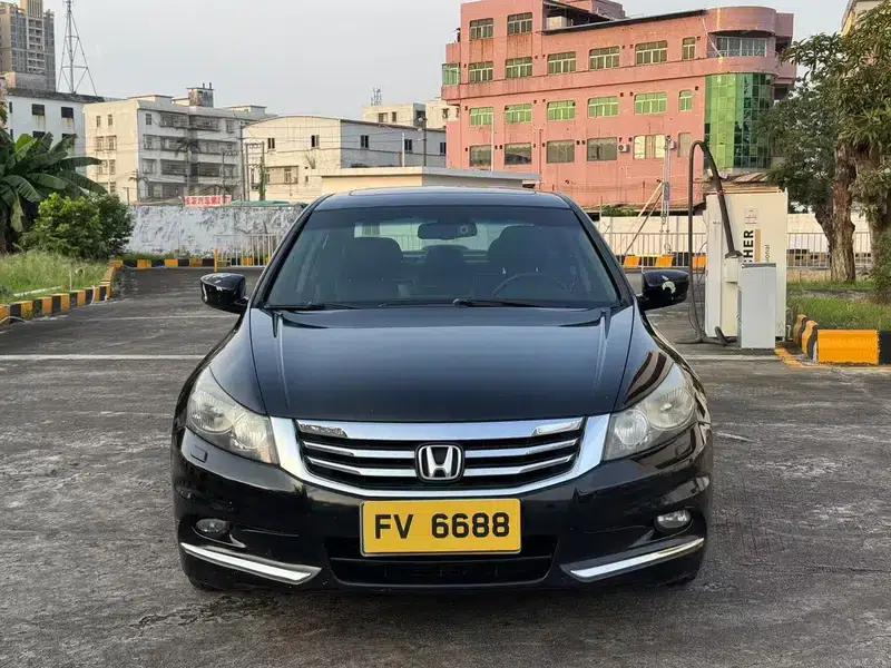 2013 Honda Accord 2.0L SE — миниатюра 2
