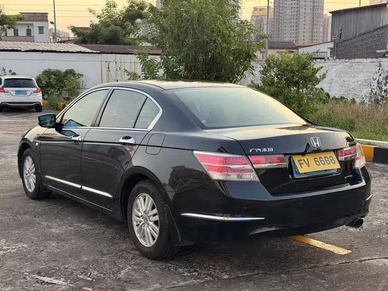 2013 Honda Accord 2.0L SE — миниатюра 4