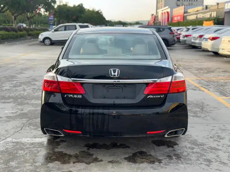 2014 Honda Accord 2.0L EXN Luxury Navigation Edition — миниатюра 5