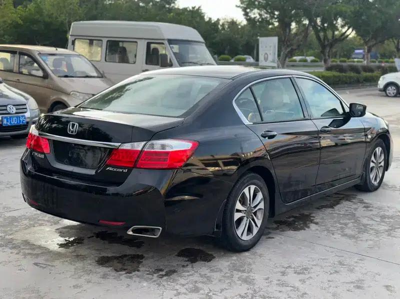 2014 Honda Accord 2.0L EXN Luxury Navigation Edition — миниатюра 6
