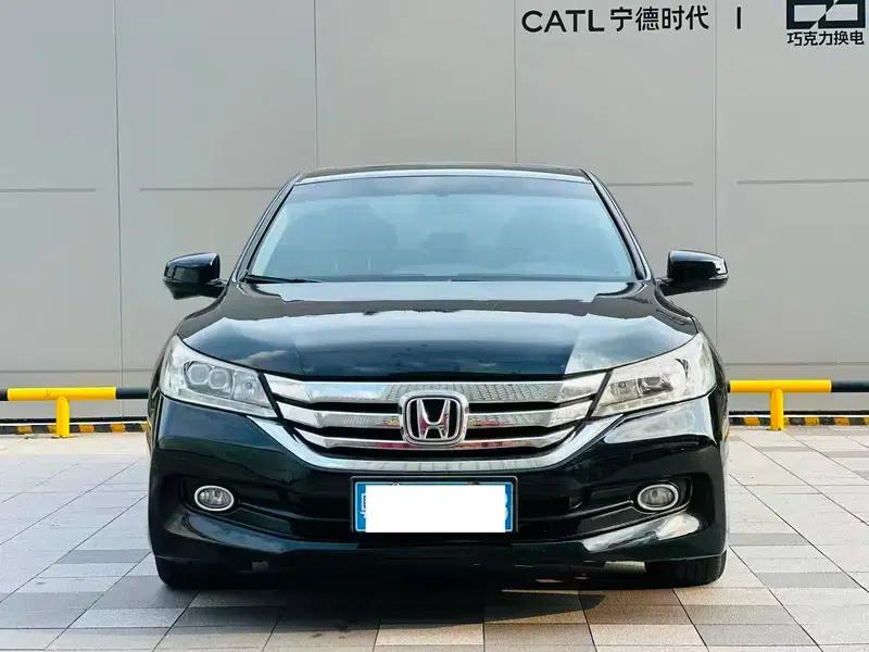 Accord 2016 2.4L EX New Year Limited Edition — миниатюра 2