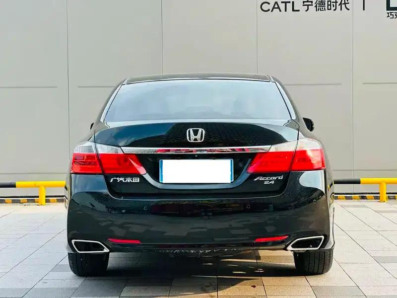 Accord 2016 2.4L EX New Year Limited Edition — миниатюра 6