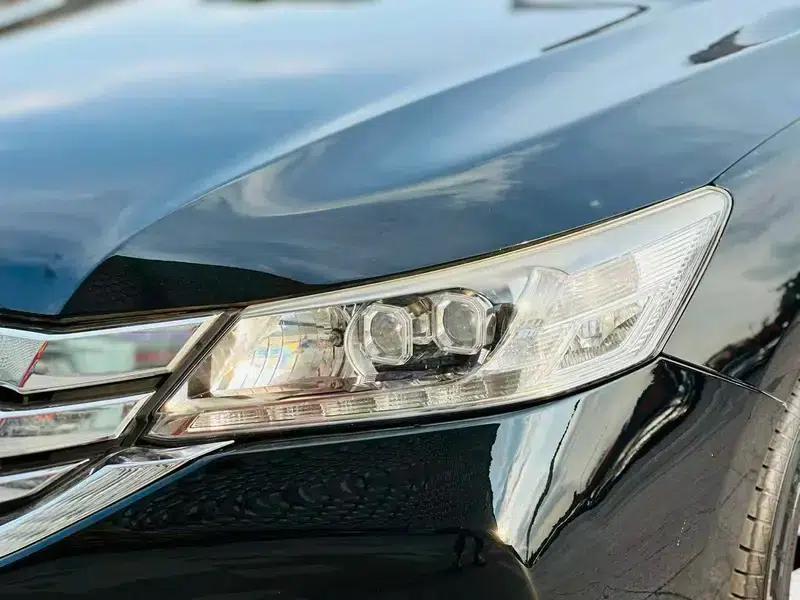 Accord 2016 2.4L EX New Year Limited Edition — миниатюра 8