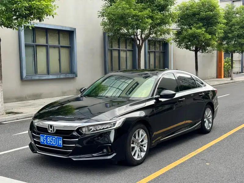 2022 Honda Accord 260TURBO Luxury Edition — миниатюра 1